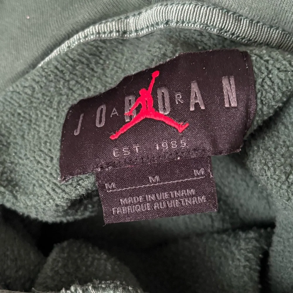 Jordan Essentials Graphic Holiday Hoodie